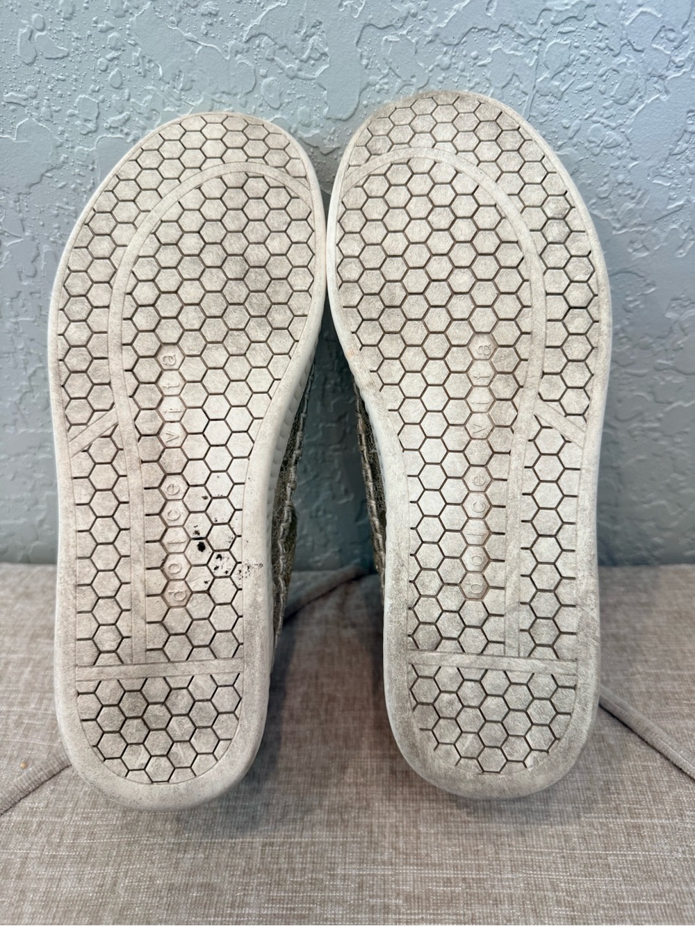 Dolce Vita Nicona Women's Sneakers in gold woven - Picture 6 of 6